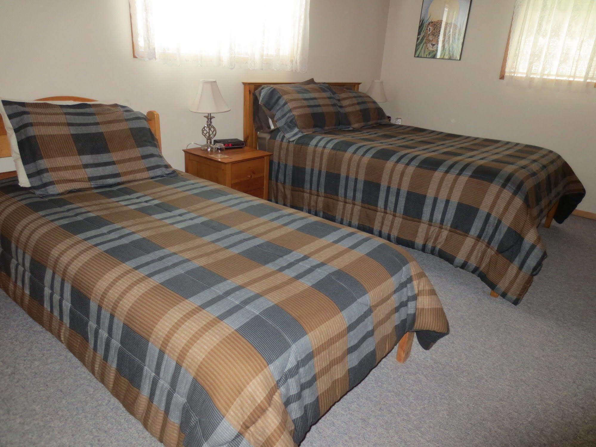 Bed and Breakfast Moon And Sixpence Ucluelet Zewnętrze zdjęcie