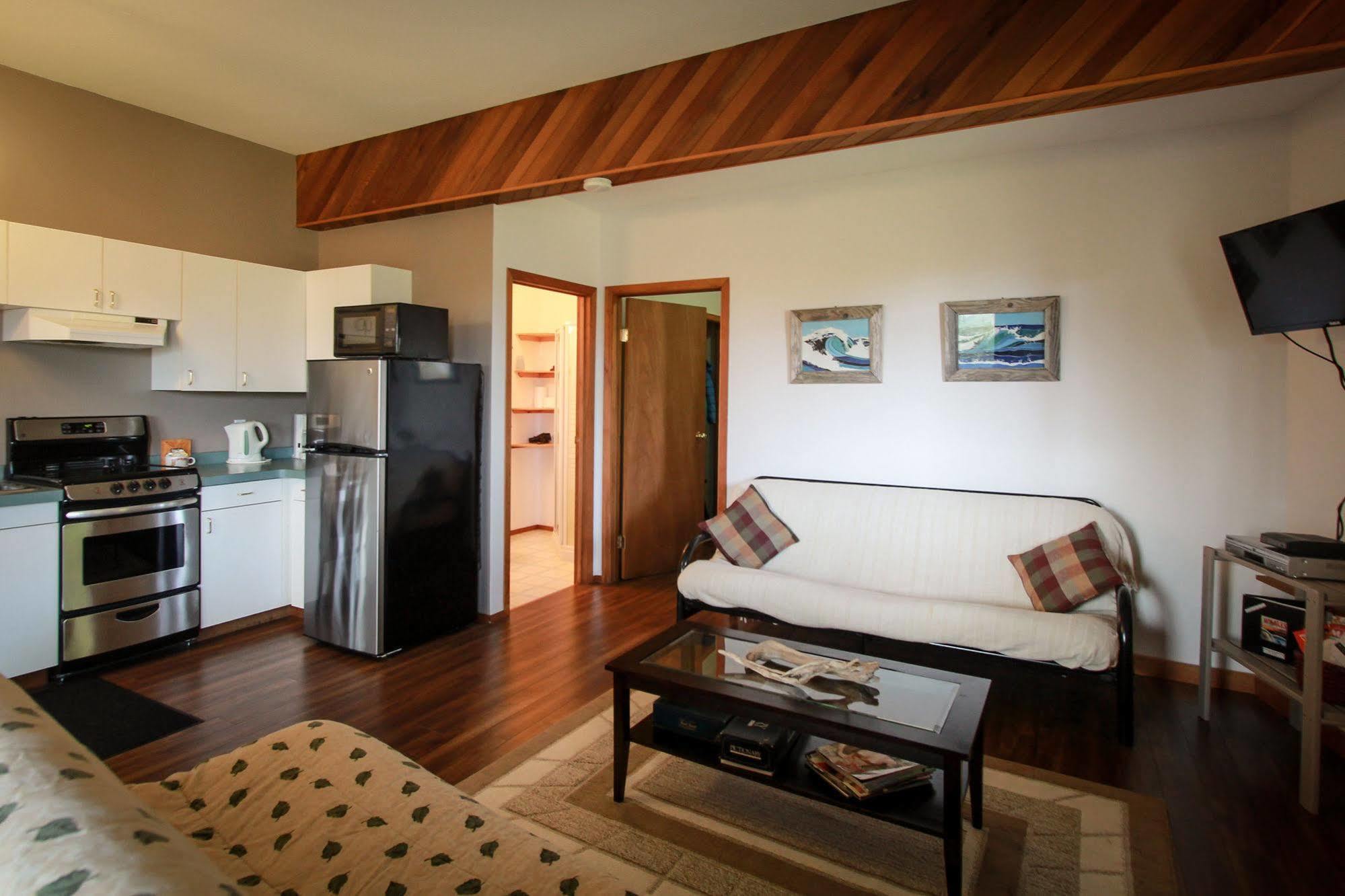 Bed and Breakfast Moon And Sixpence Ucluelet Zewnętrze zdjęcie
